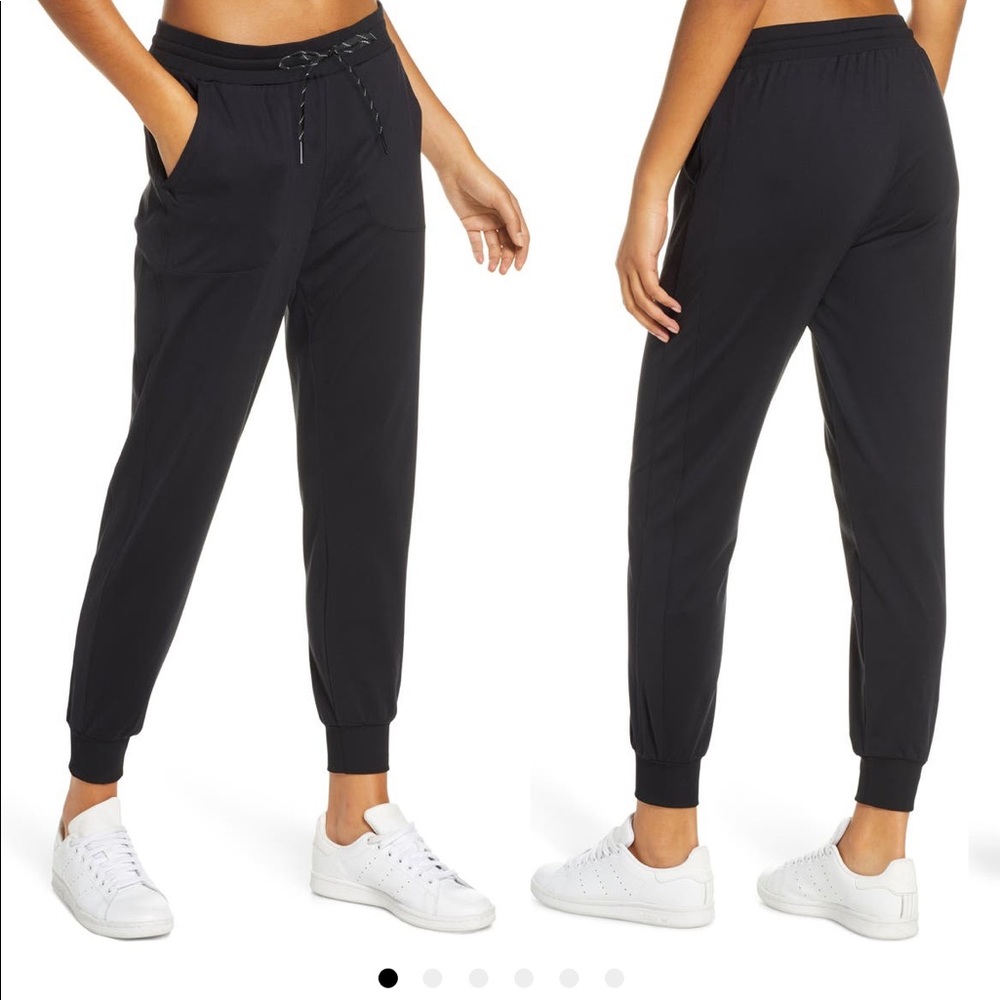 Zella live in pocket joggers